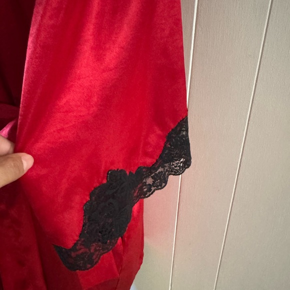 Fredericks of Hollywood red Robe size small - Picture 3 of 4